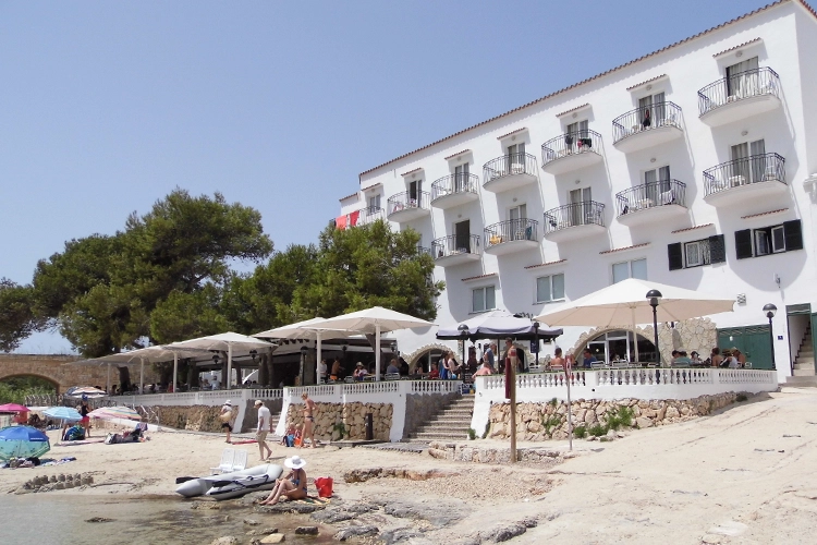 The two star Hotel Xuroy