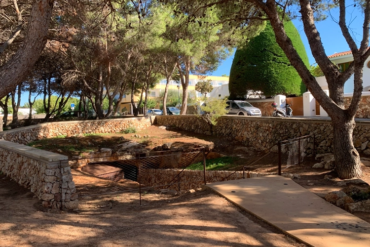 Entrance to cave system