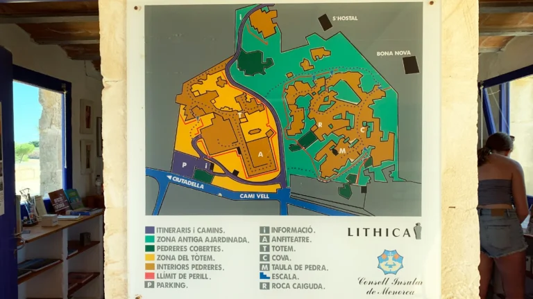 Map of the visitor route through Líthica Pedreres de s'Hostal